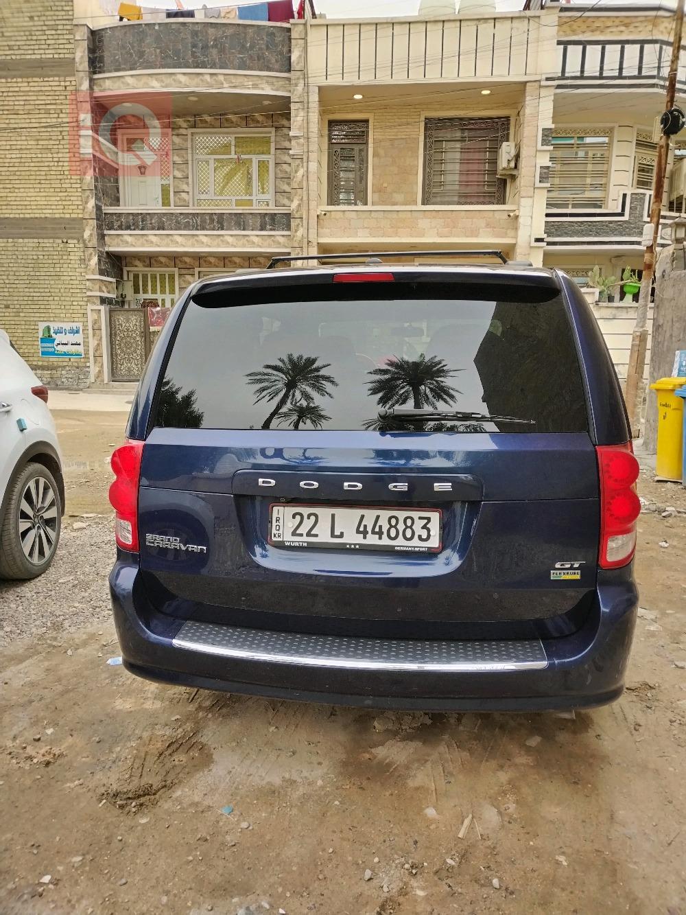 دودج كارافان
